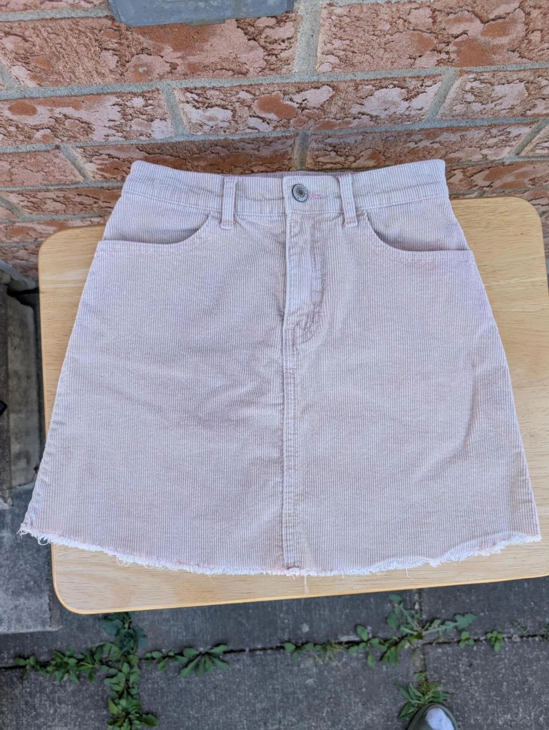 brandy melville Pink Corduroy Mini Skirt xxs waist 25