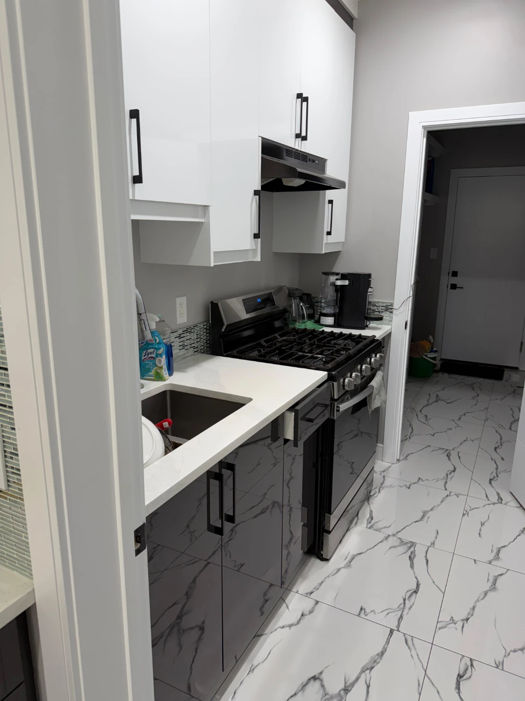 Bedroom for Rent - photo 2
