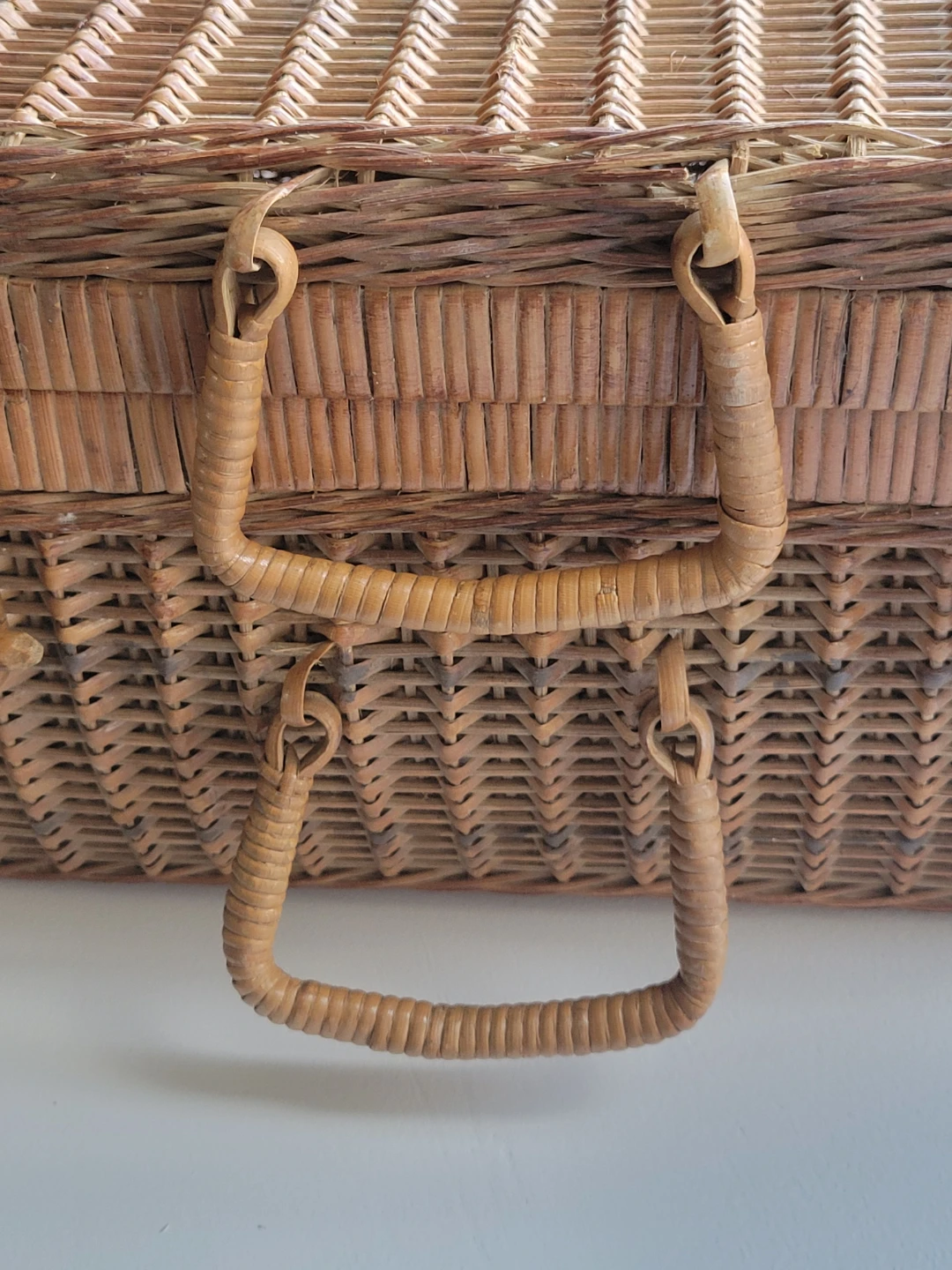 Vintage Wicker Picnic Basket. Wicker Storage Basket - photo 4