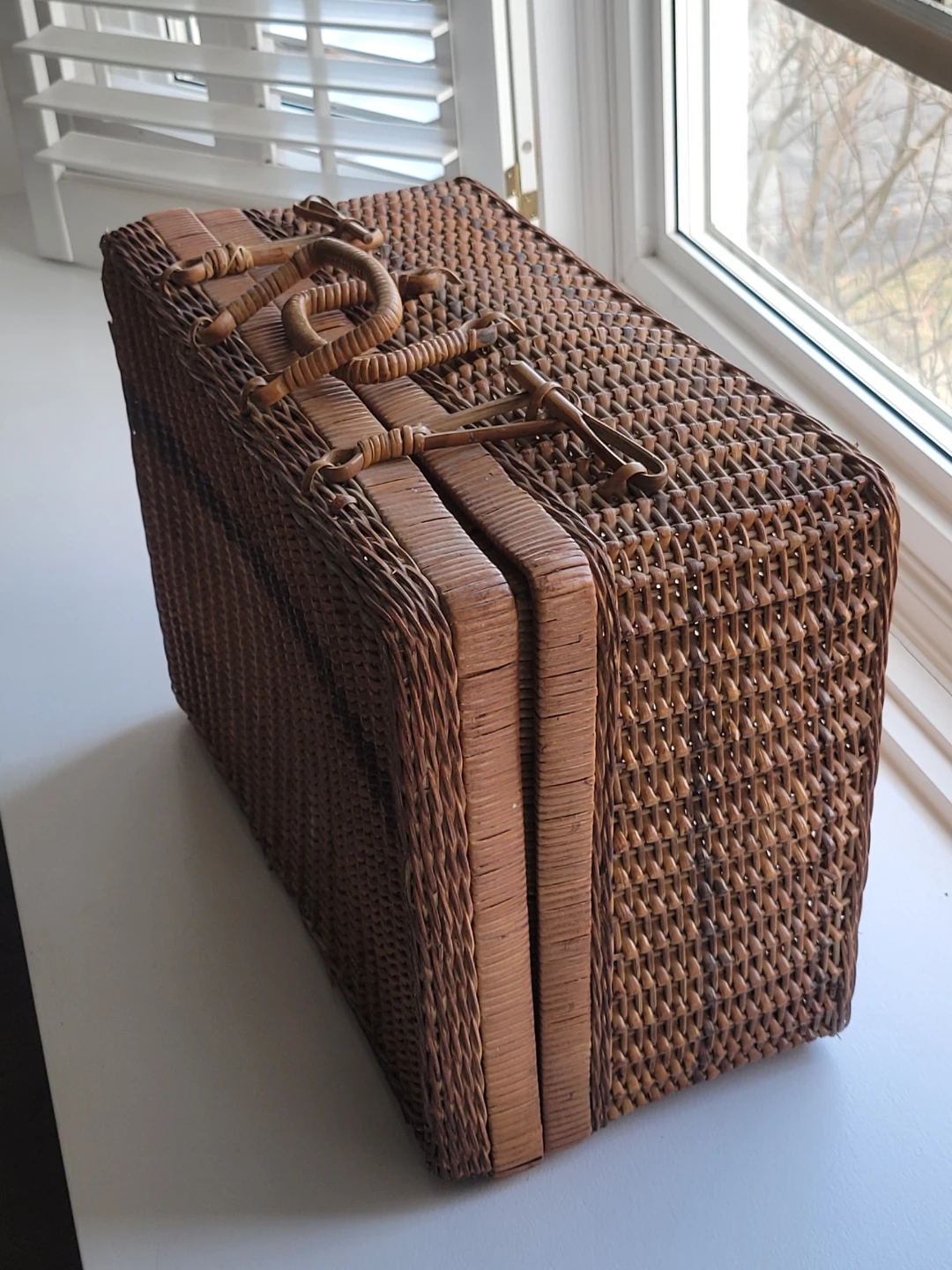 Vintage Wicker Picnic Basket. Wicker Storage Basket - photo 3
