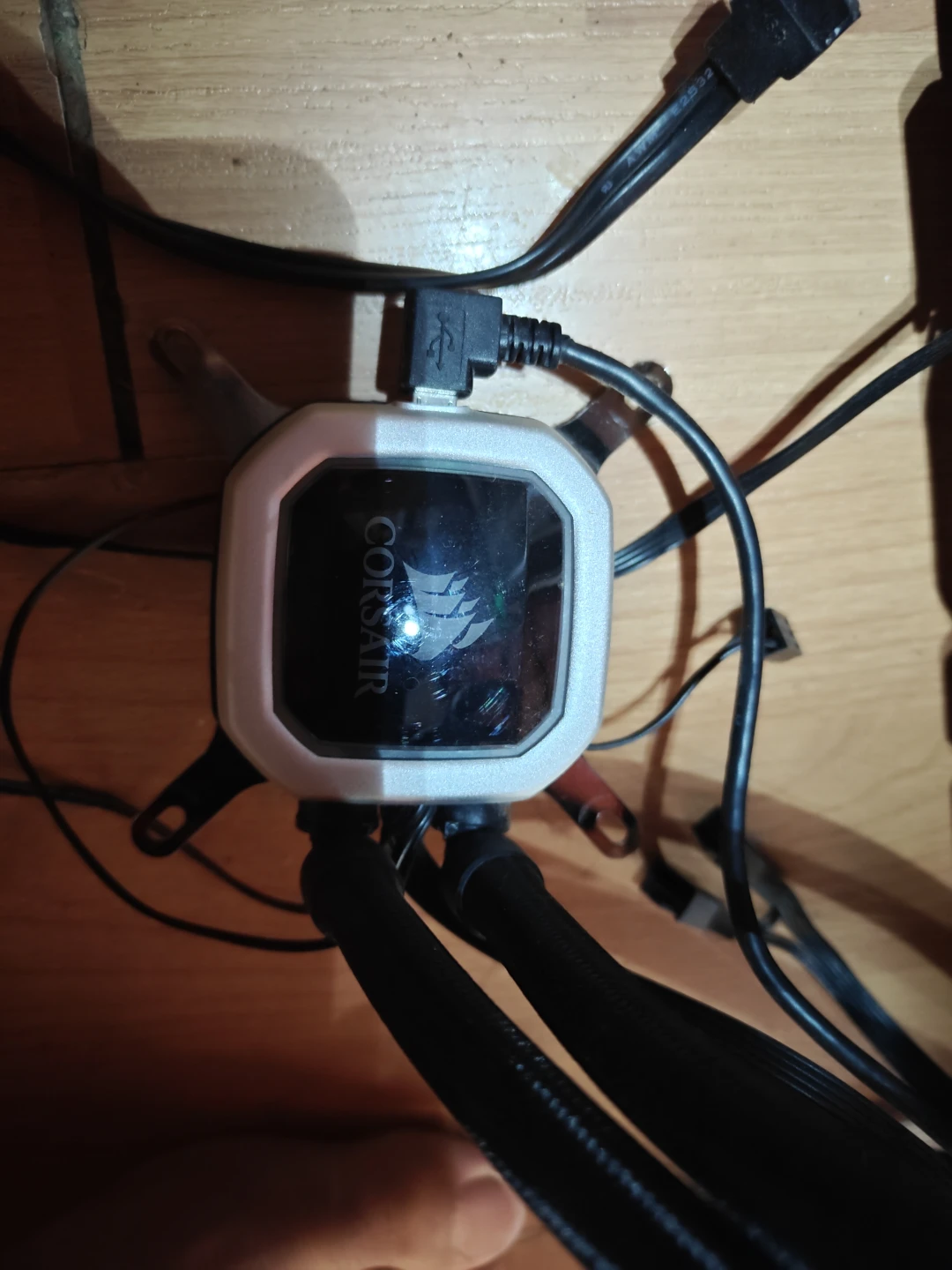 Corsair All-in-One Liquid CPU Cooler - photo 2