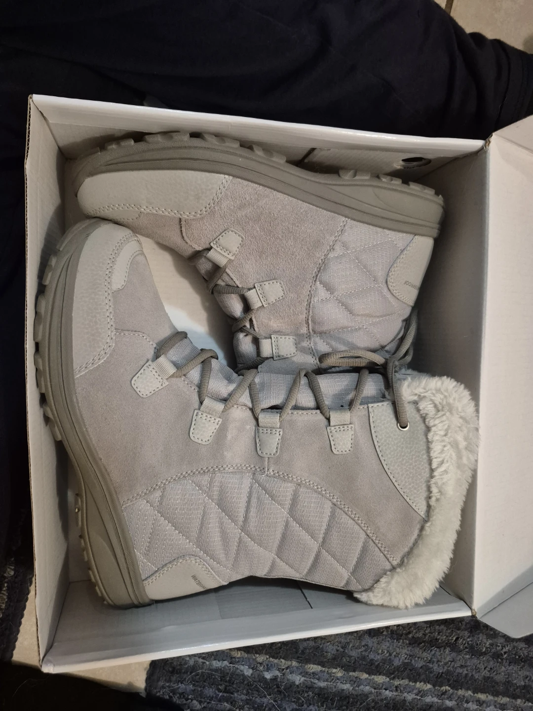 Columbia Women's Waterproof Winter Boots Size 8