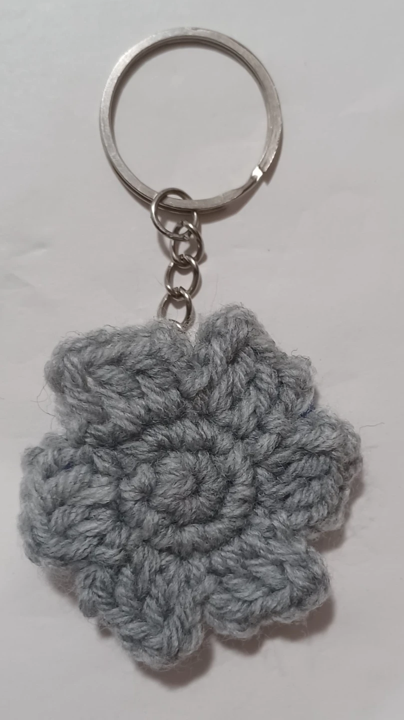 Crocheted Flower Keychain - photo 2