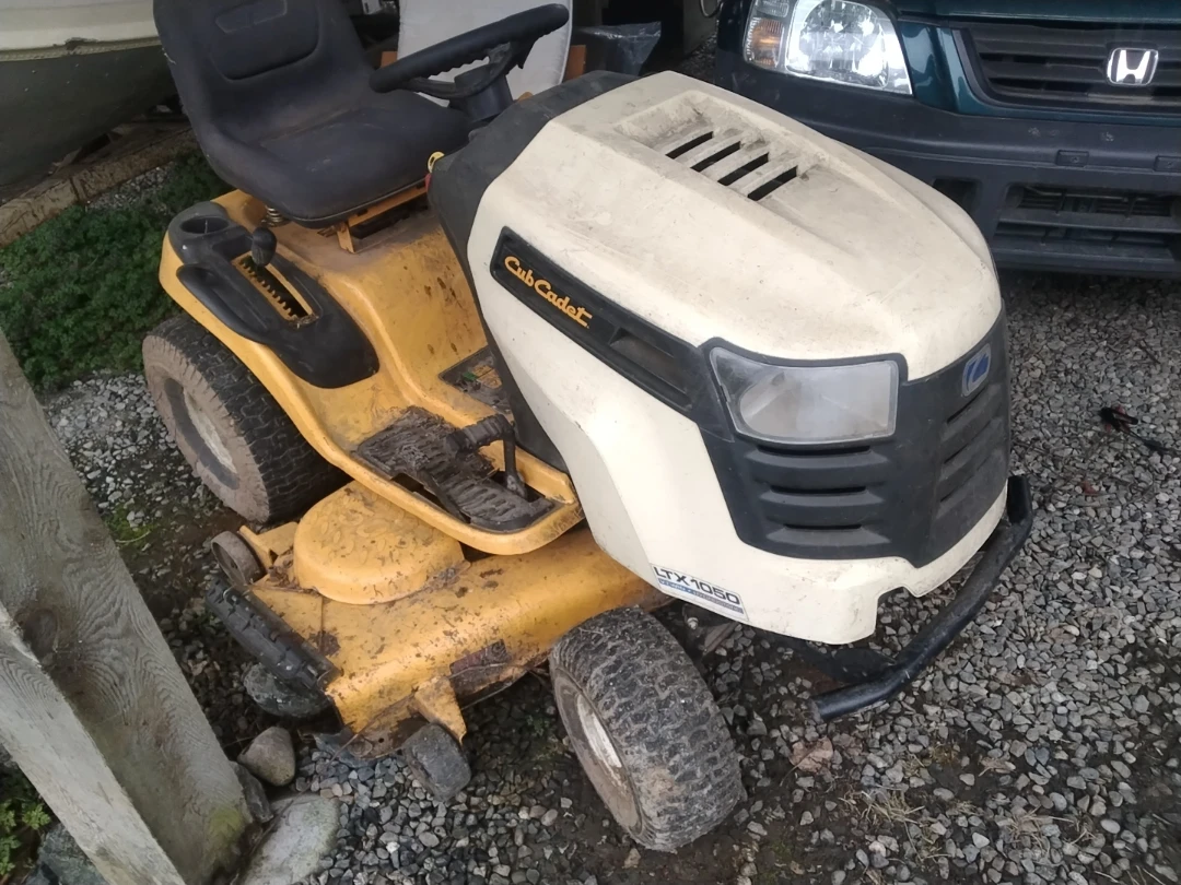 Cub Cadet LTX 1050 Riding Lawn Mower
