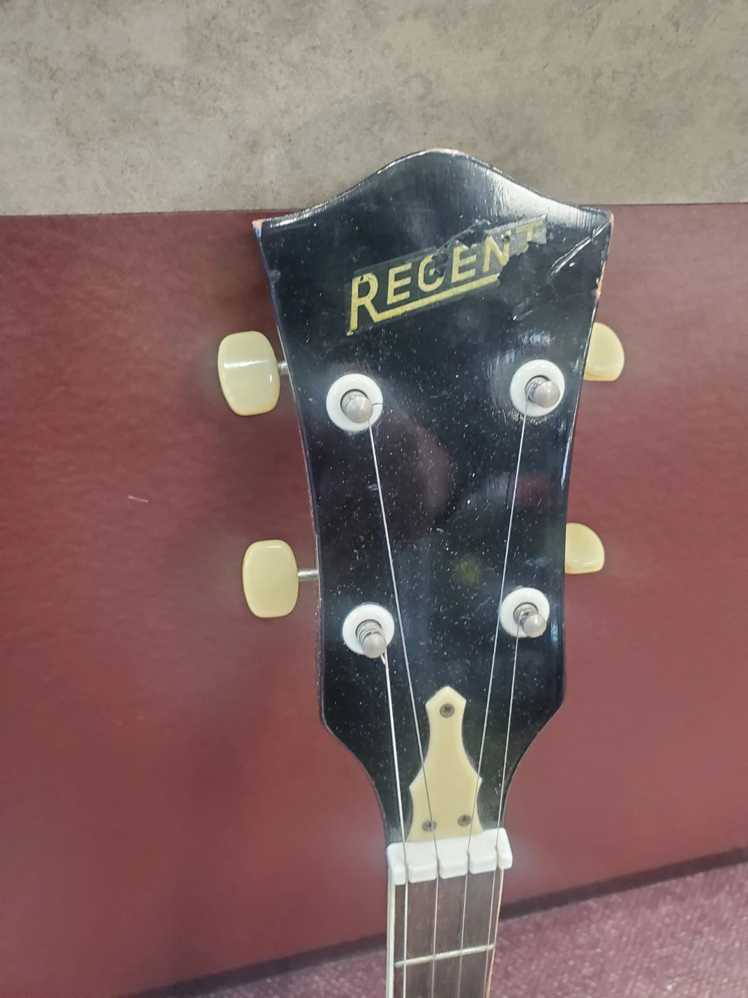 Regent Banjo with Case - photo 2
