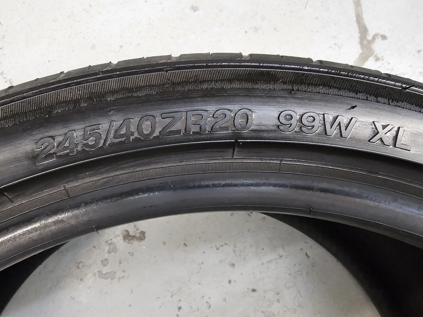275/35 R20 AND 245/40 R20 SUMMER TIRES - photo 3