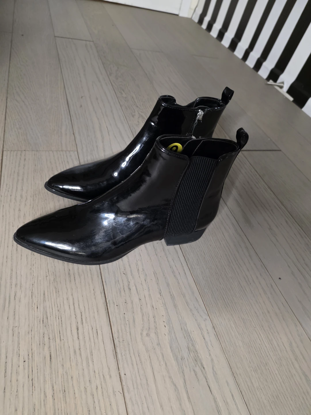 DKNY Black Patent Ankle Boots - Size 9 - photo 2