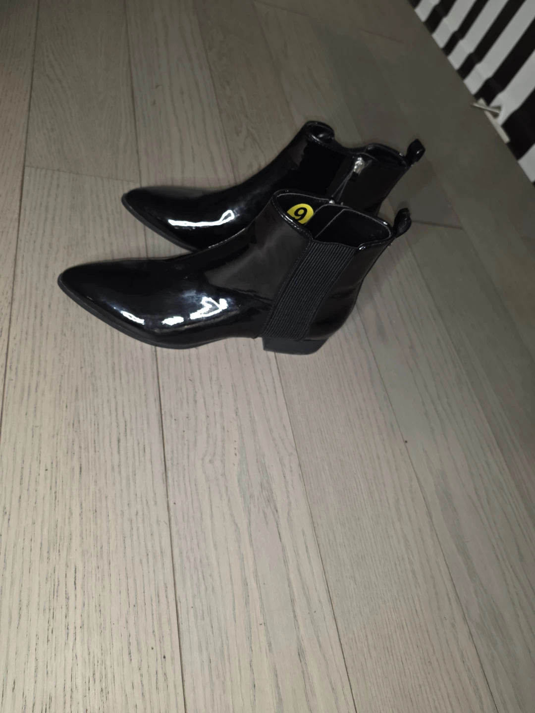 DKNY Black Patent Ankle Boots - Size 9 - photo 4