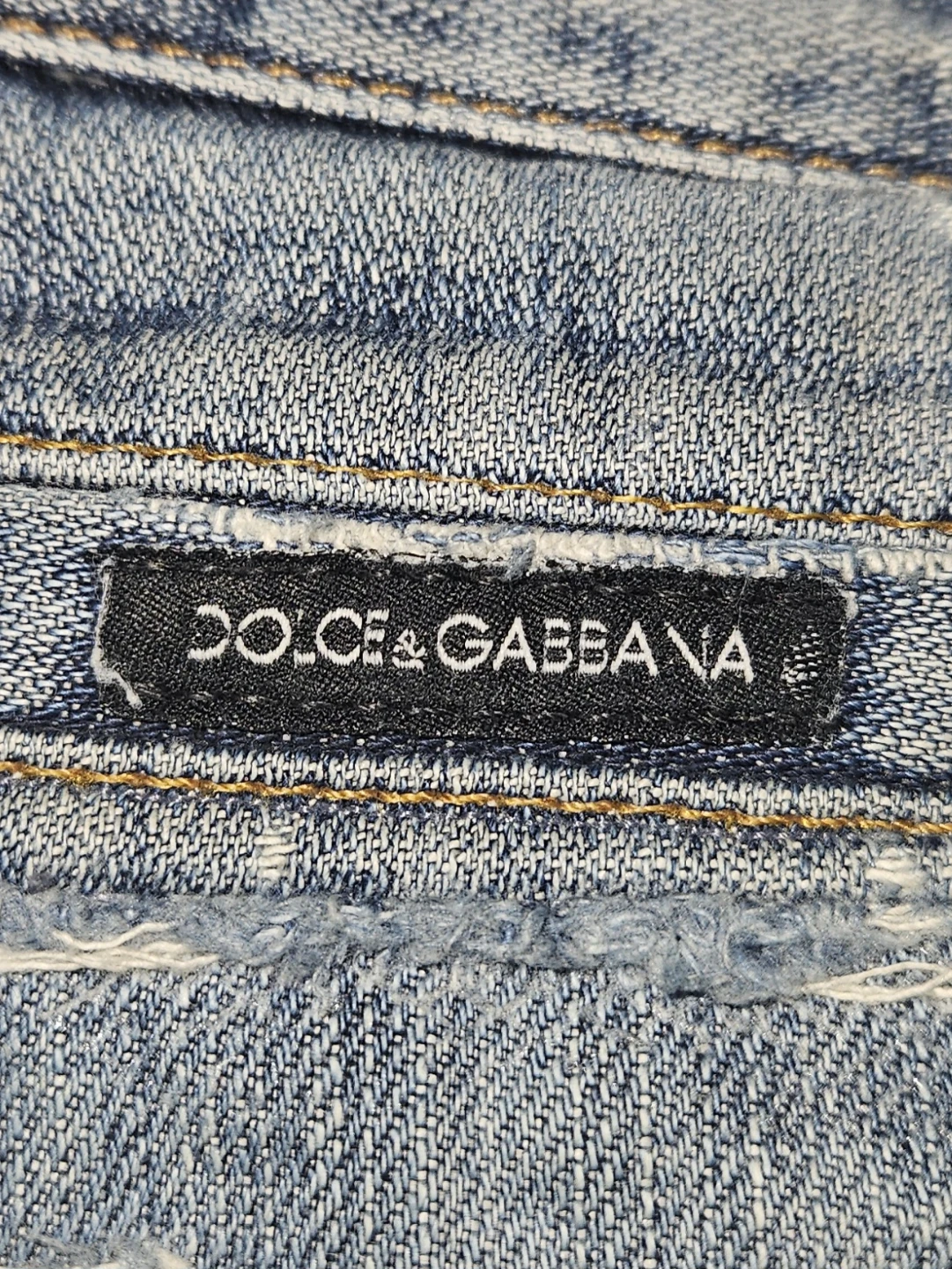Authentic D&G Men's Distressed Denim Shorts - photo 4