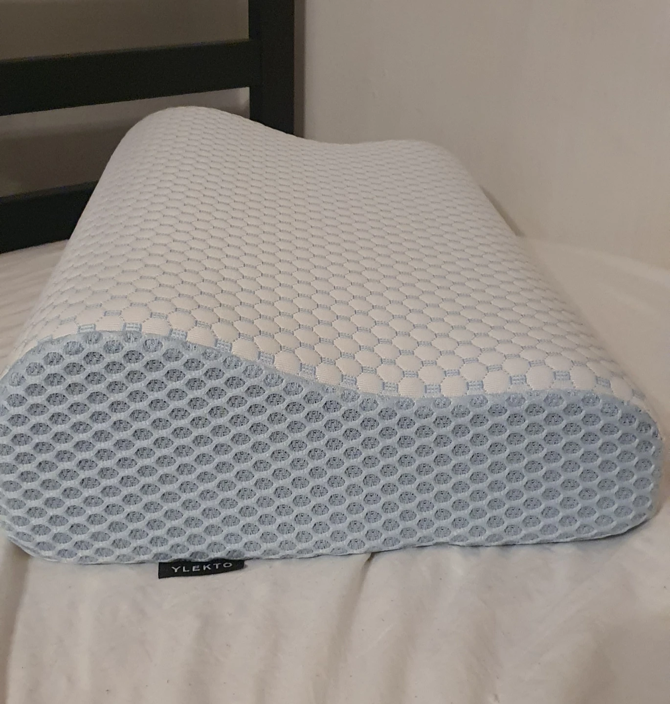 Ergonomic Memory Foam Pillow