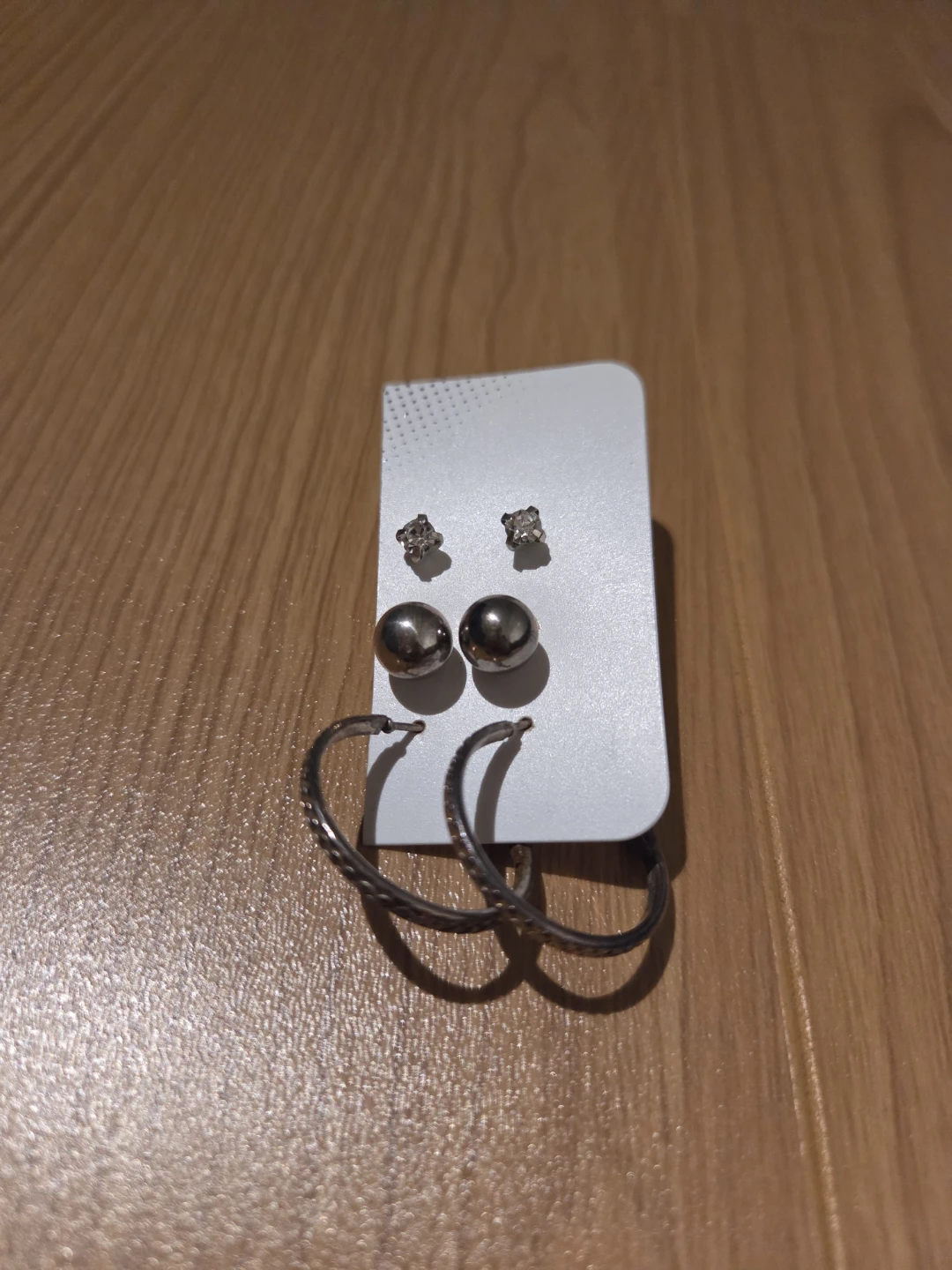 FREE set of earrings (costume jewelry)