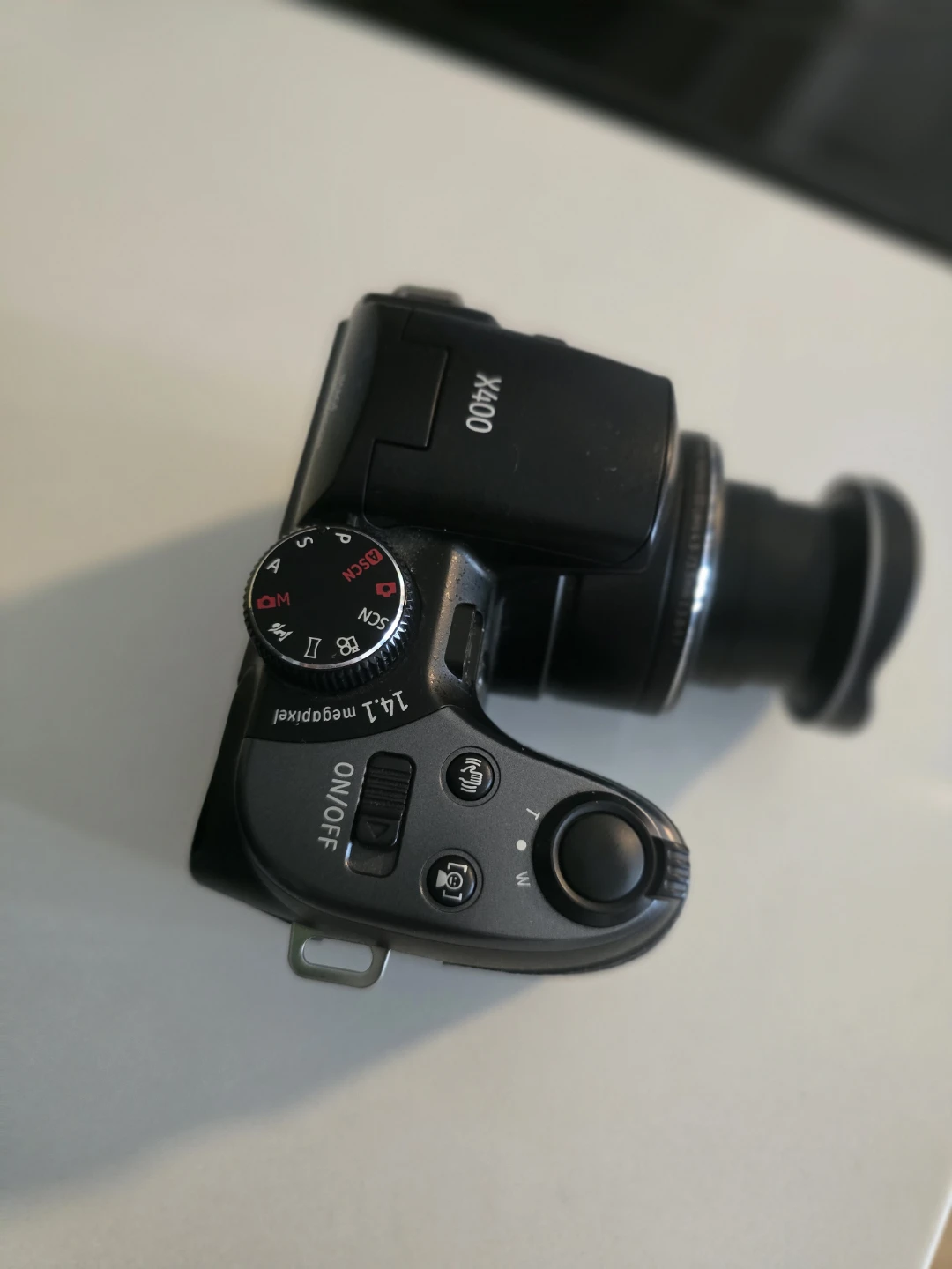 Black 14.1MP Digital Camera with 15x Optical Zoom and Case - photo 2