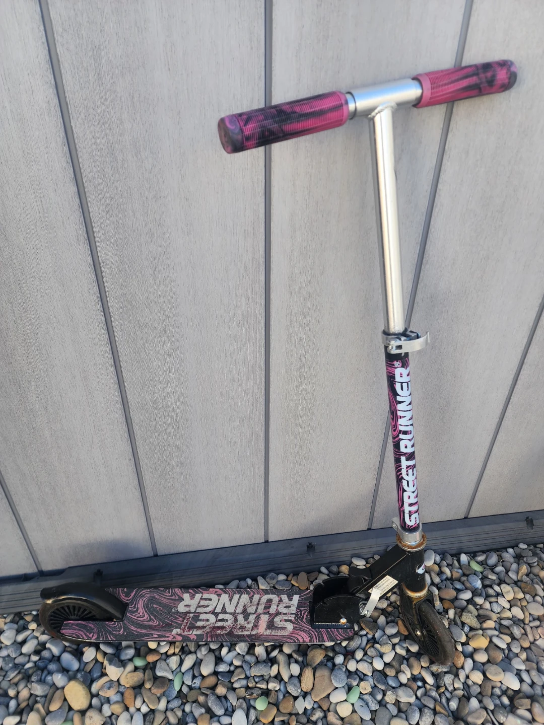 Street Runner Pink Swirl Scooter