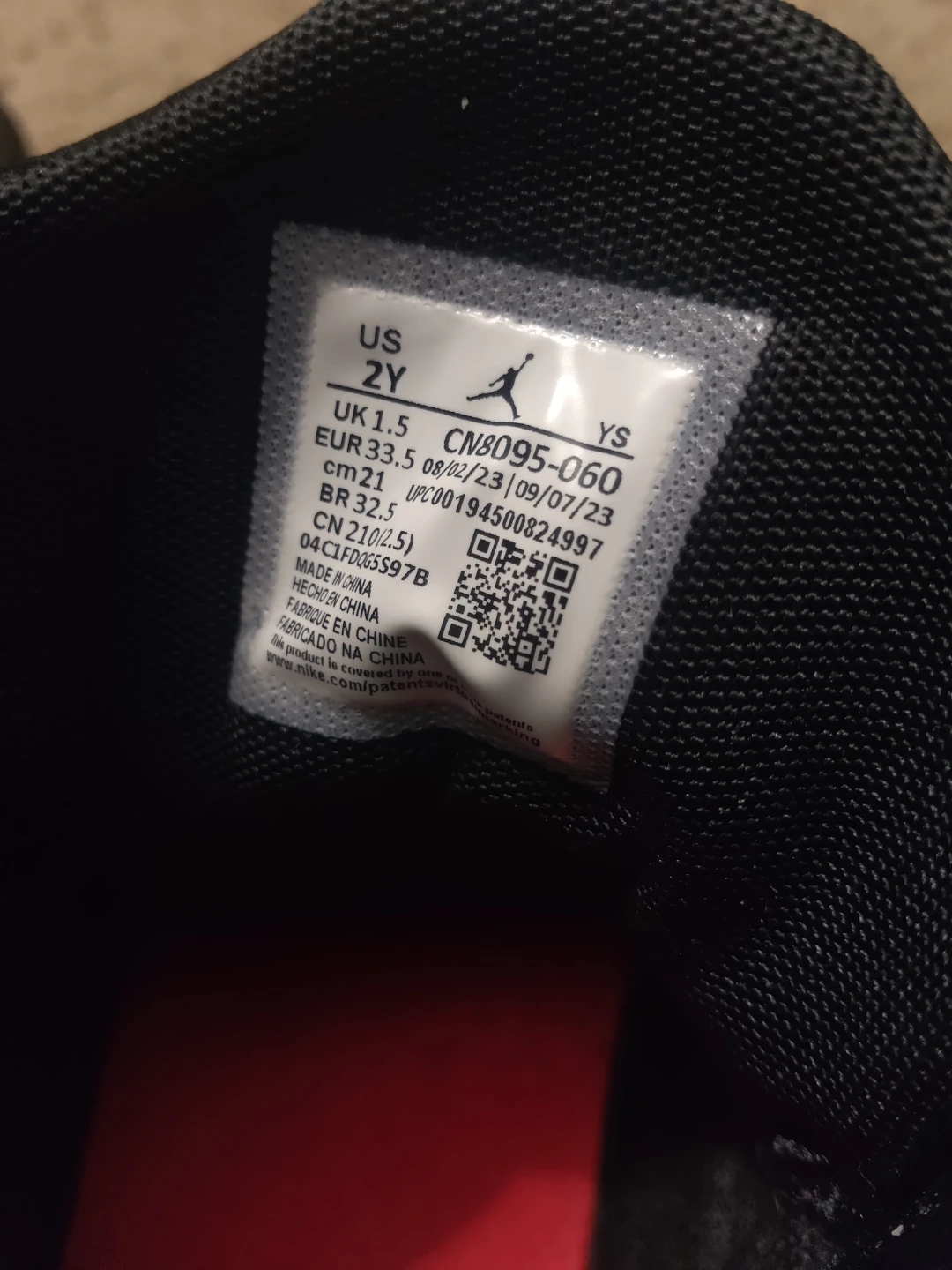 Jordan Black and Red Youth Sneakers - photo 3