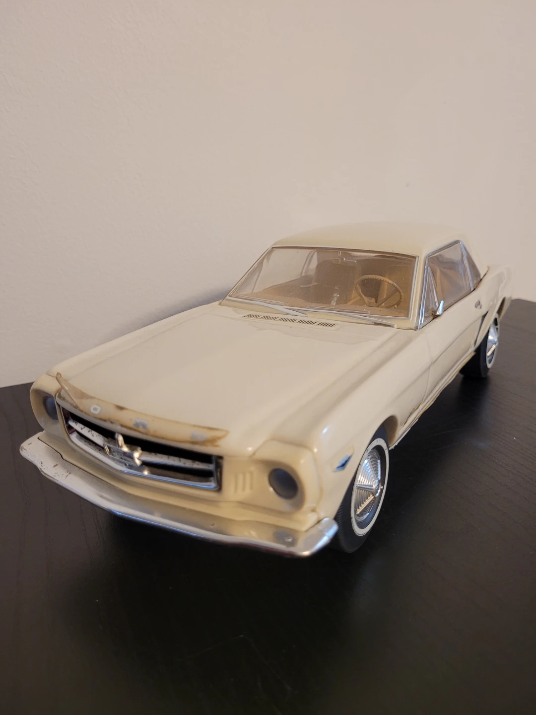 1964 Ford Mustang Model Car - photo 2