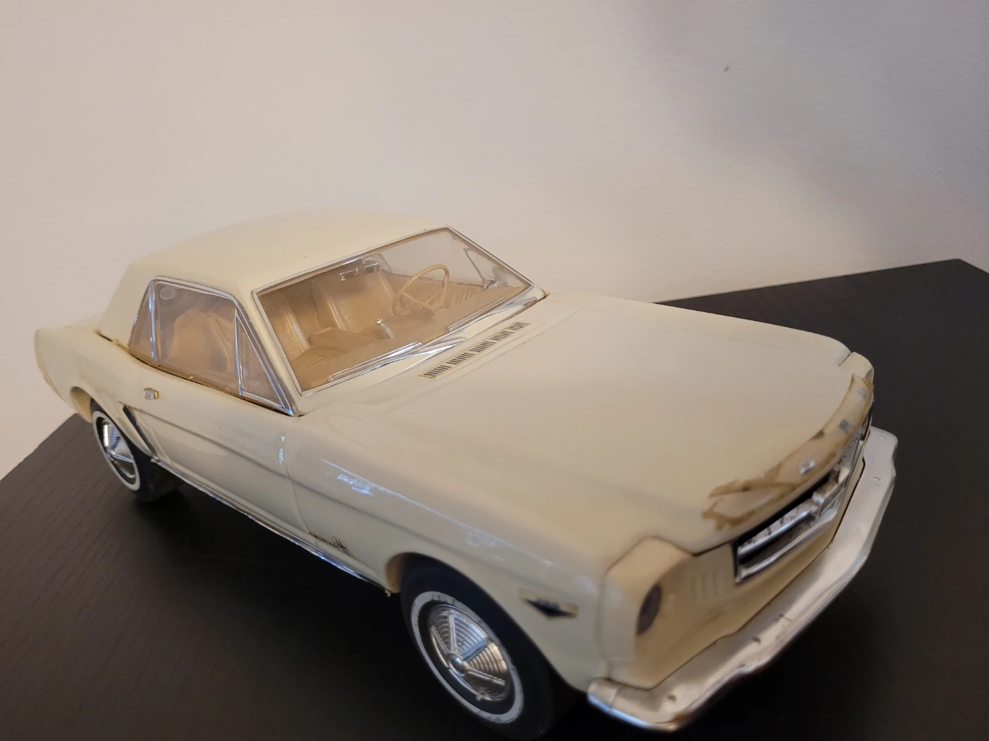 1964 Ford Mustang Model Car - photo 3