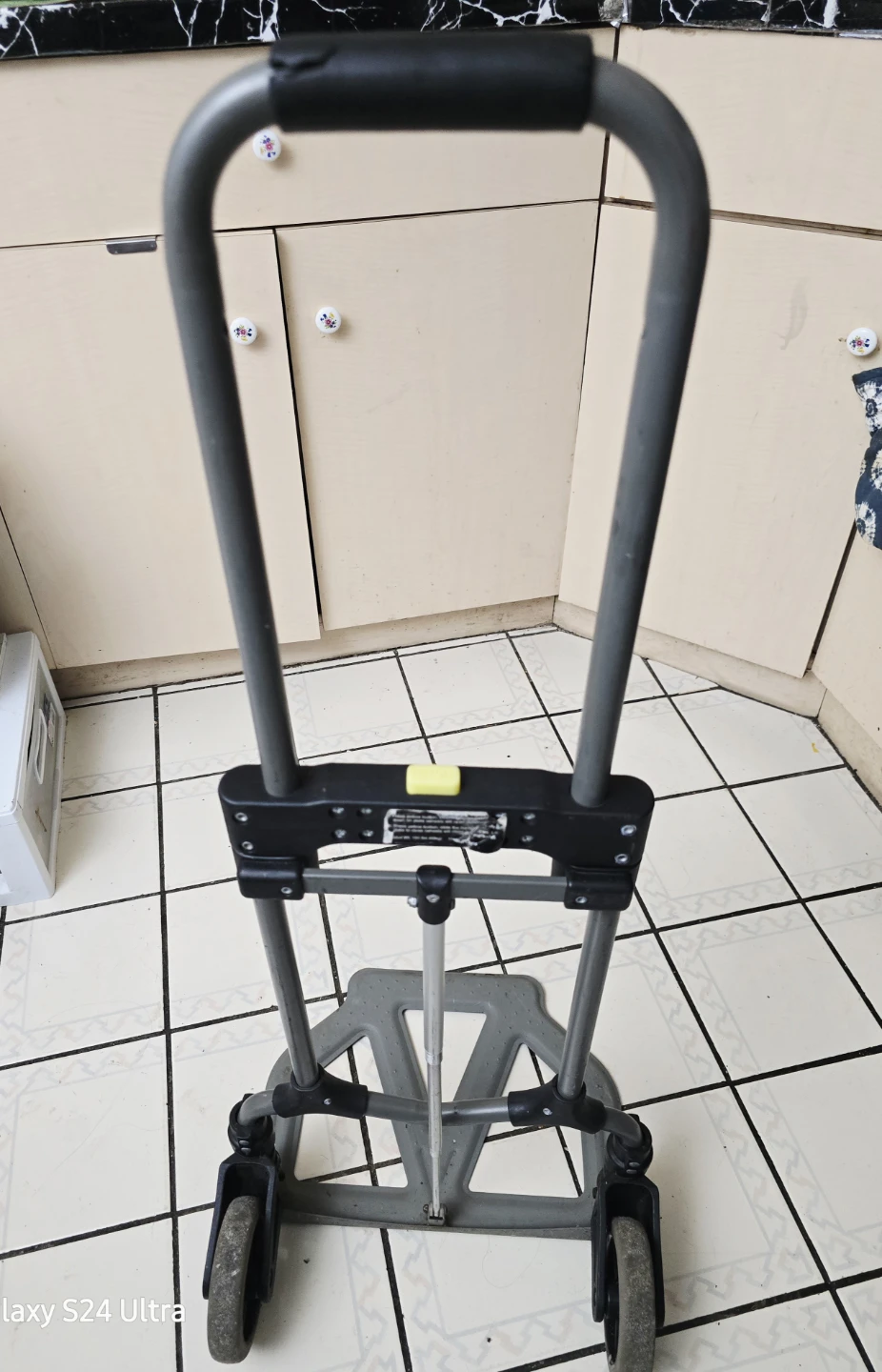 Magna Cart Steel Foldable Hand Truck with Telescoping Handle - photo 2