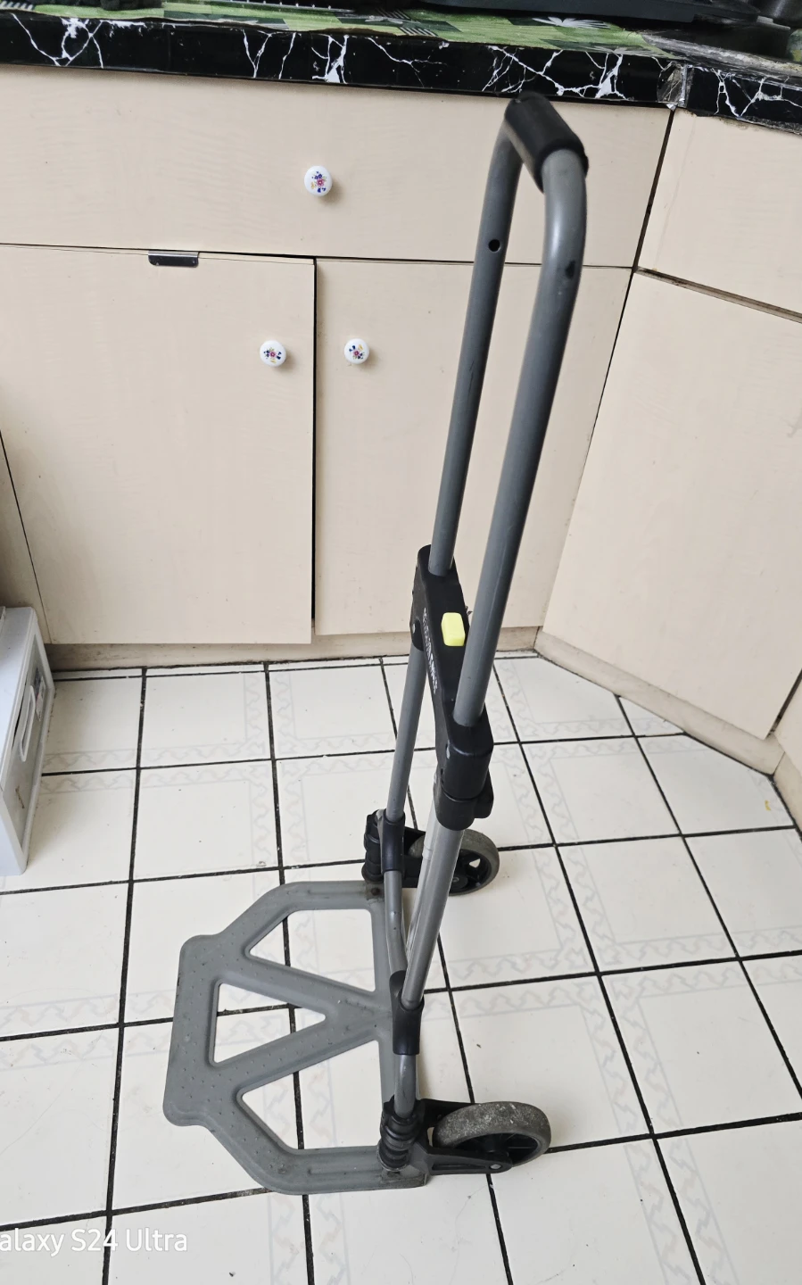 Magna Cart Steel Foldable Hand Truck with Telescoping Handle - photo 3