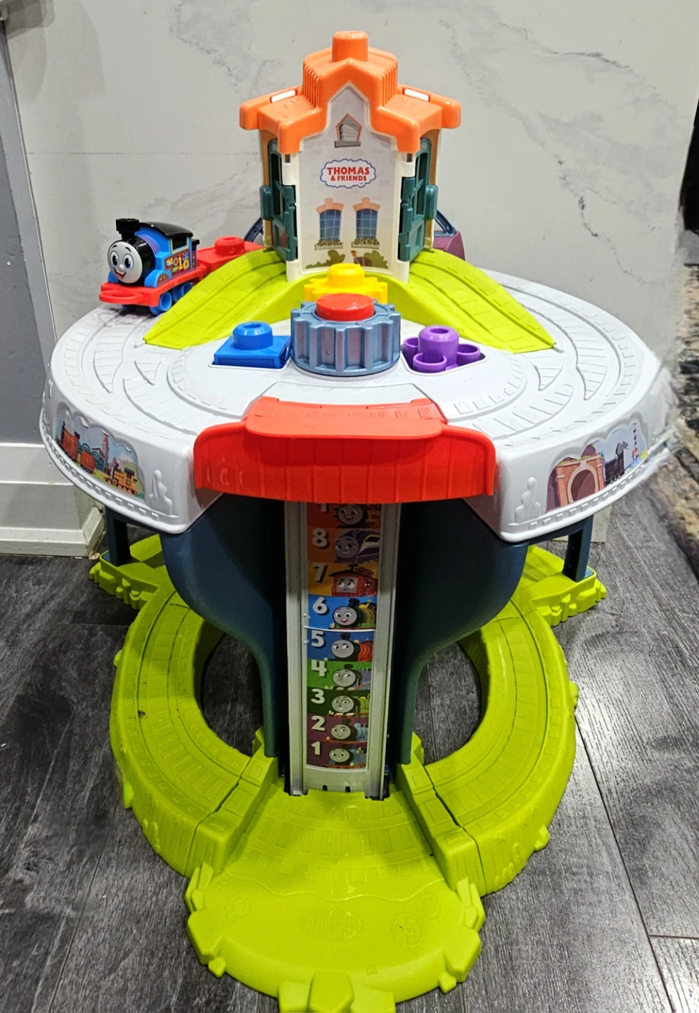 Baby table and toys - photo 4