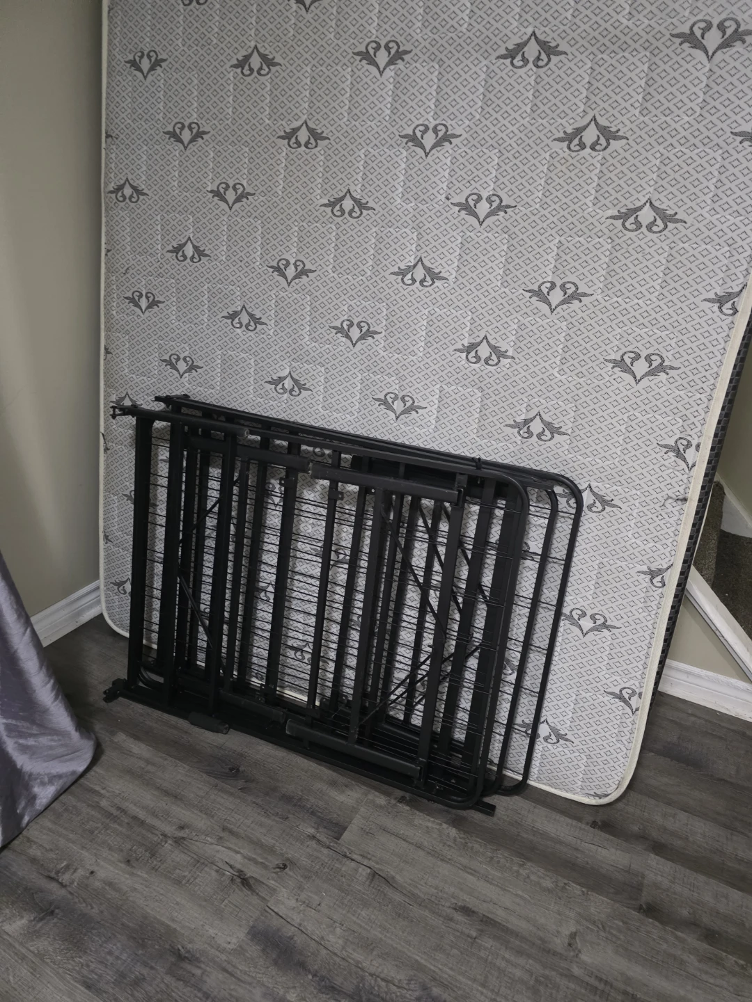 Queen Mattress with Metal Bed Frame