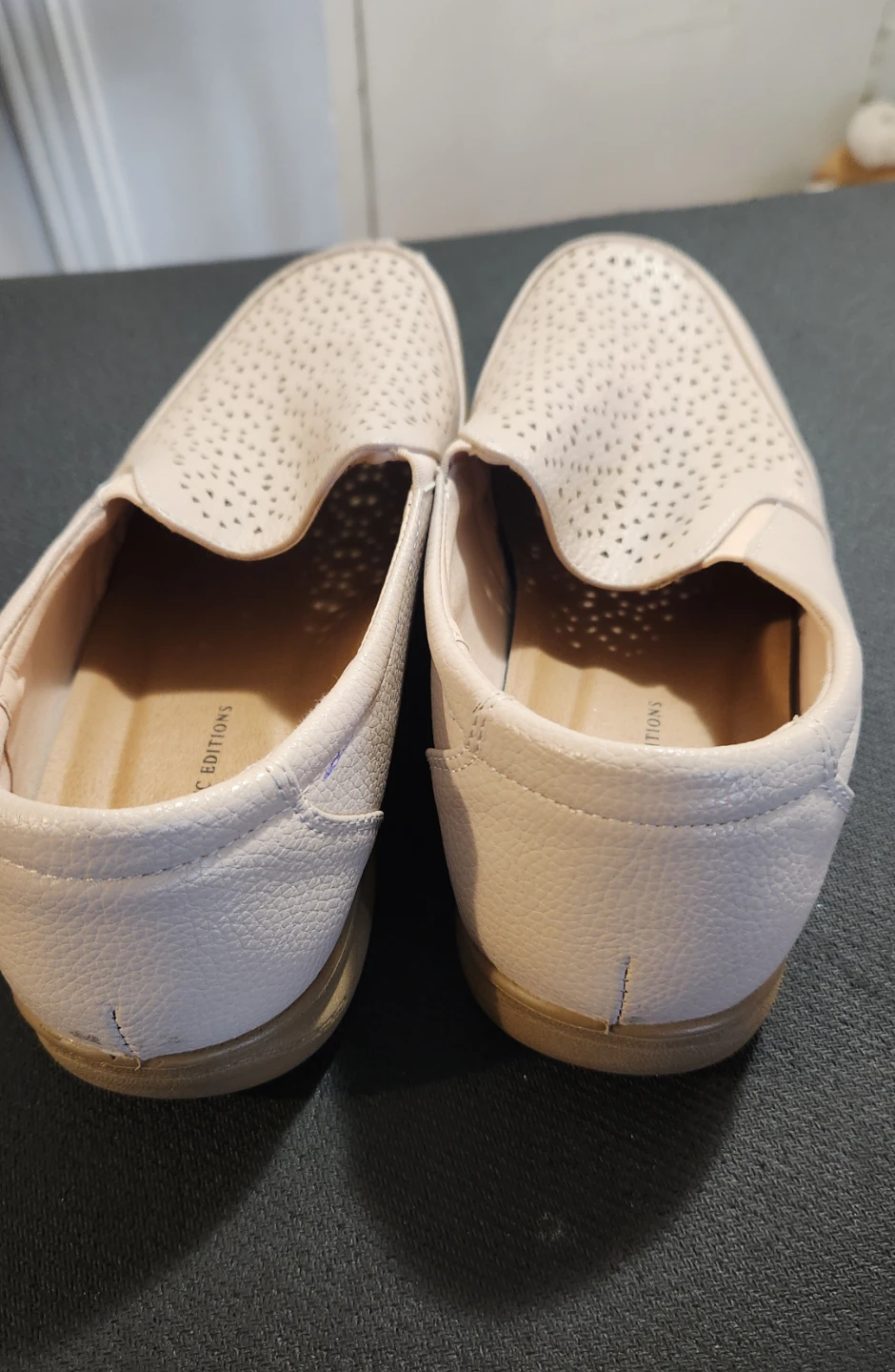 Classic Editions Women's Perforated Slip-On Loafers Size 8 - photo 3