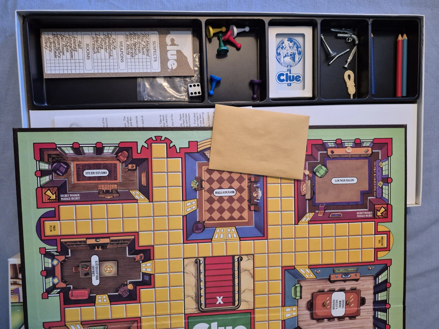 Clue: The Classic Detective Game Board Game - photo 2