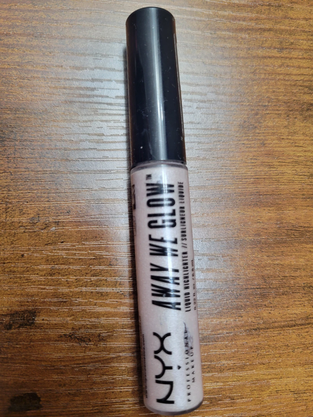 NYX Away We Glow Liquid Highlighter