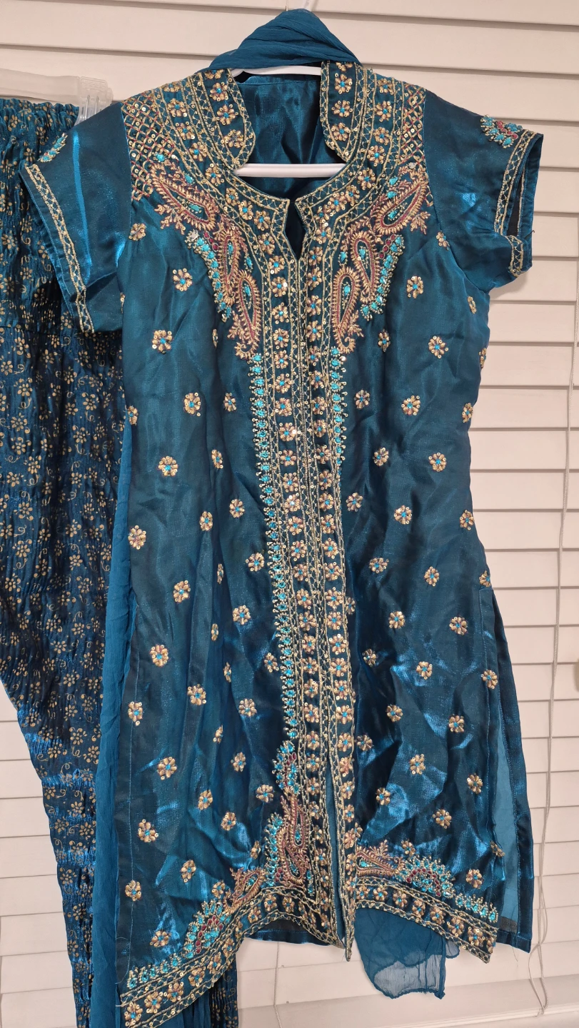 Teal Embroidered Shalwar Kameez Outfit - photo 2