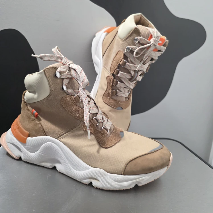 Sorel Kinetic Sneaker Boots Beige/Tan High-Top Women's Size 11