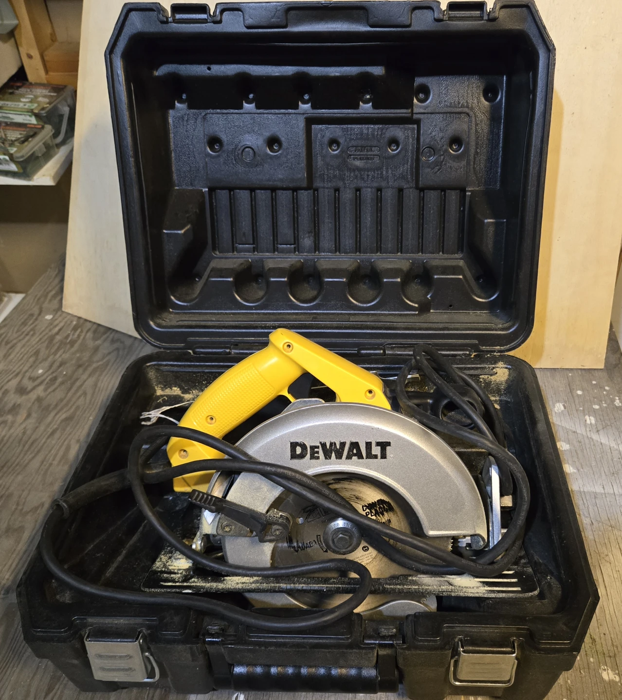 DeWalt 7 1/4" Circular Saw DW359, Type 4 - photo 2