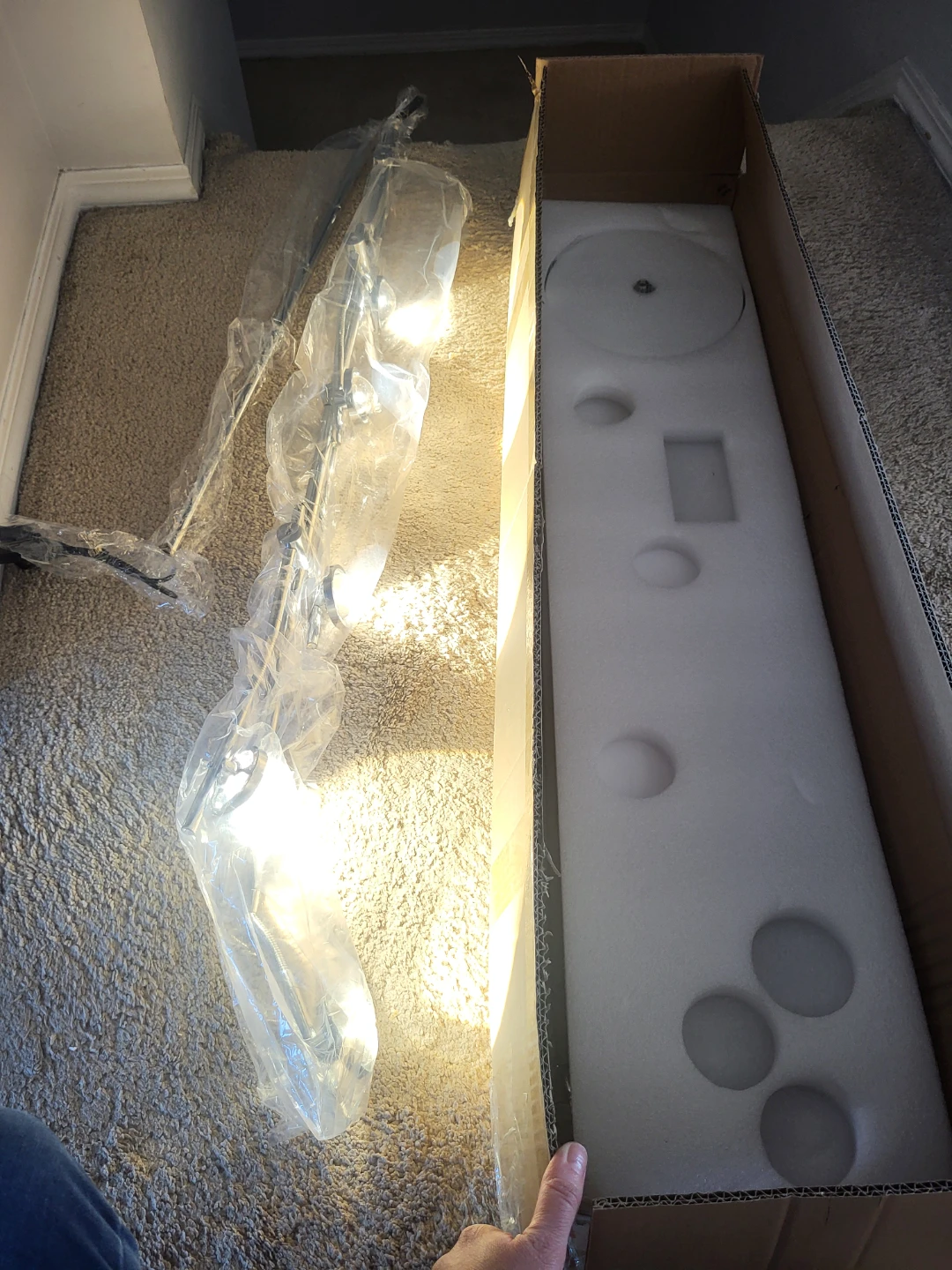 Halo projector floor lamp (New in box) - photo 4