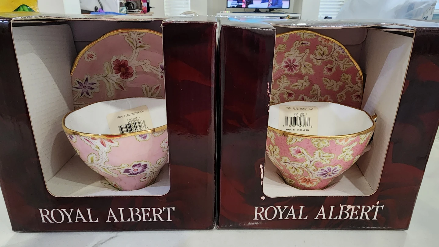 Royal Albert "Peach" Teacup and Saucer Set - photo 2