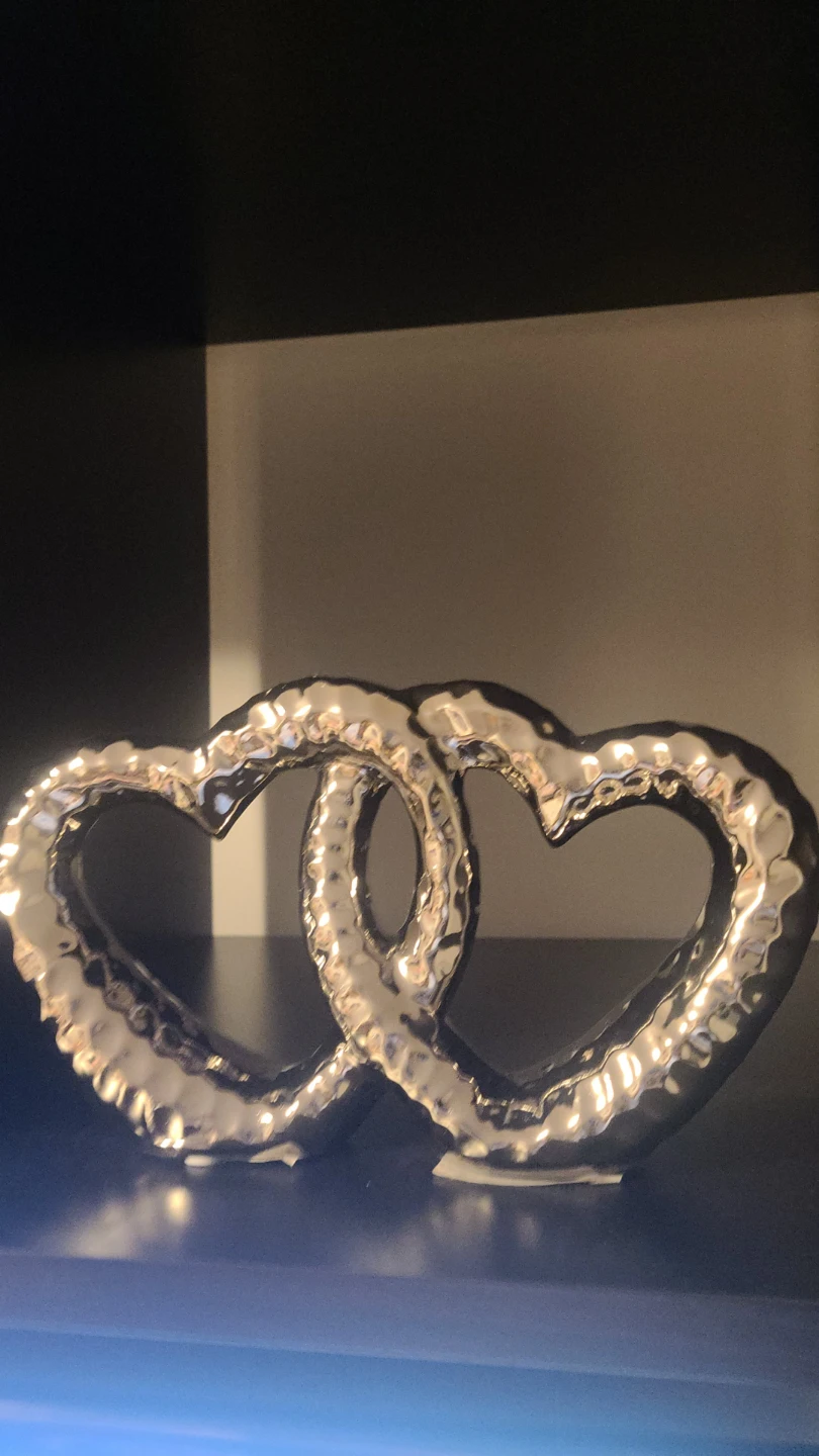 Silver Interlocking Hearts Decor Piece 🧡
