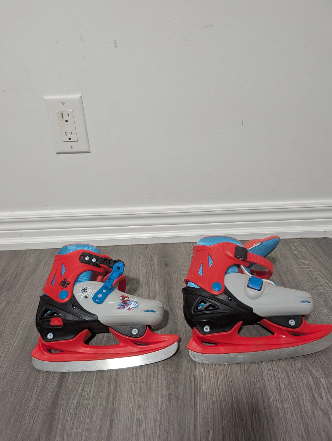Kid's Adjustable Ice Skates