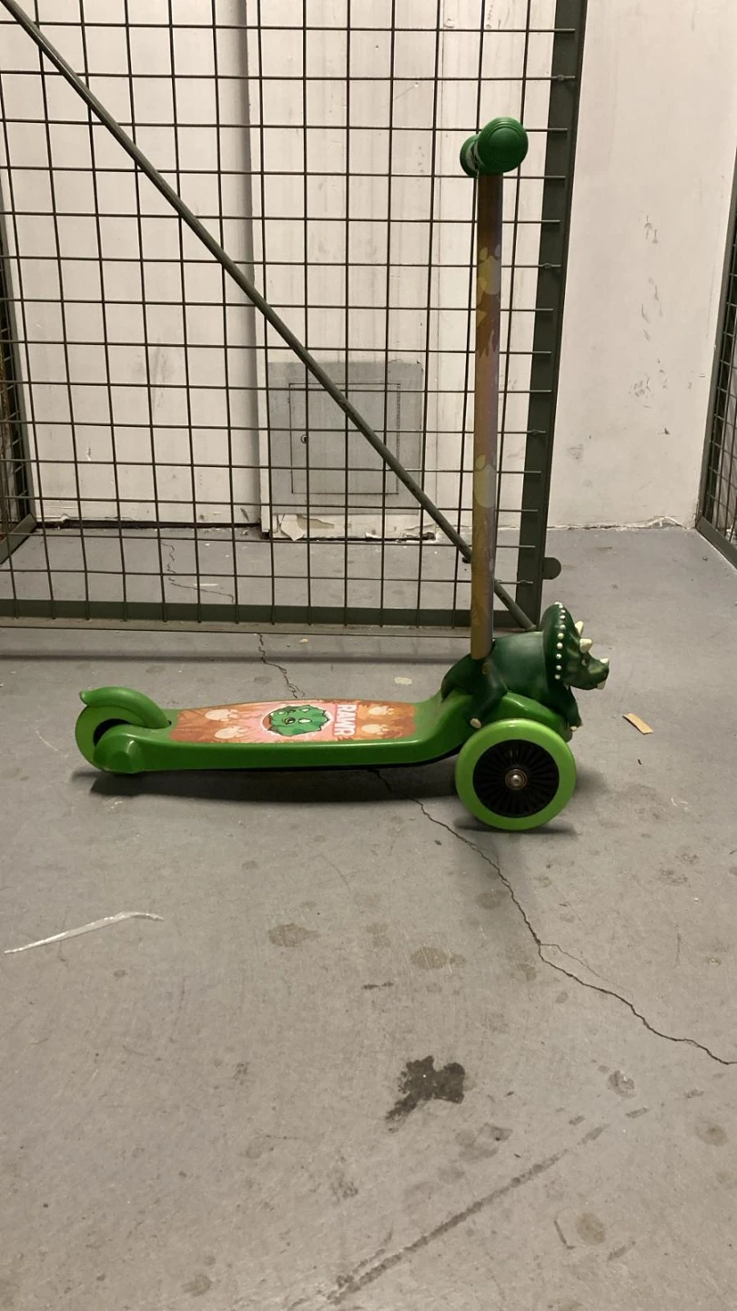 Kids Dinosaur 3-Wheel Scooter - photo 2
