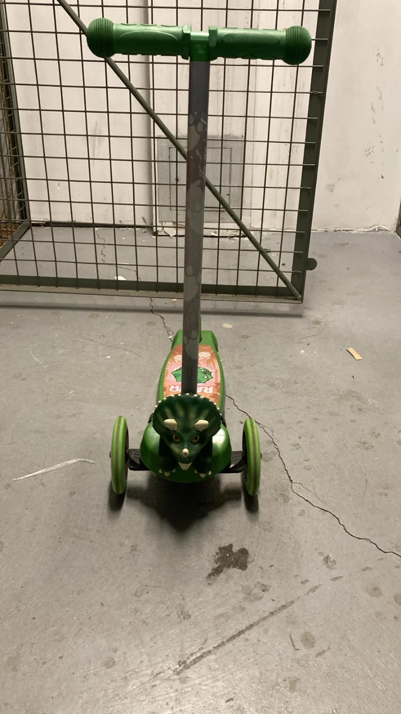 Kids Dinosaur 3-Wheel Scooter - photo 3