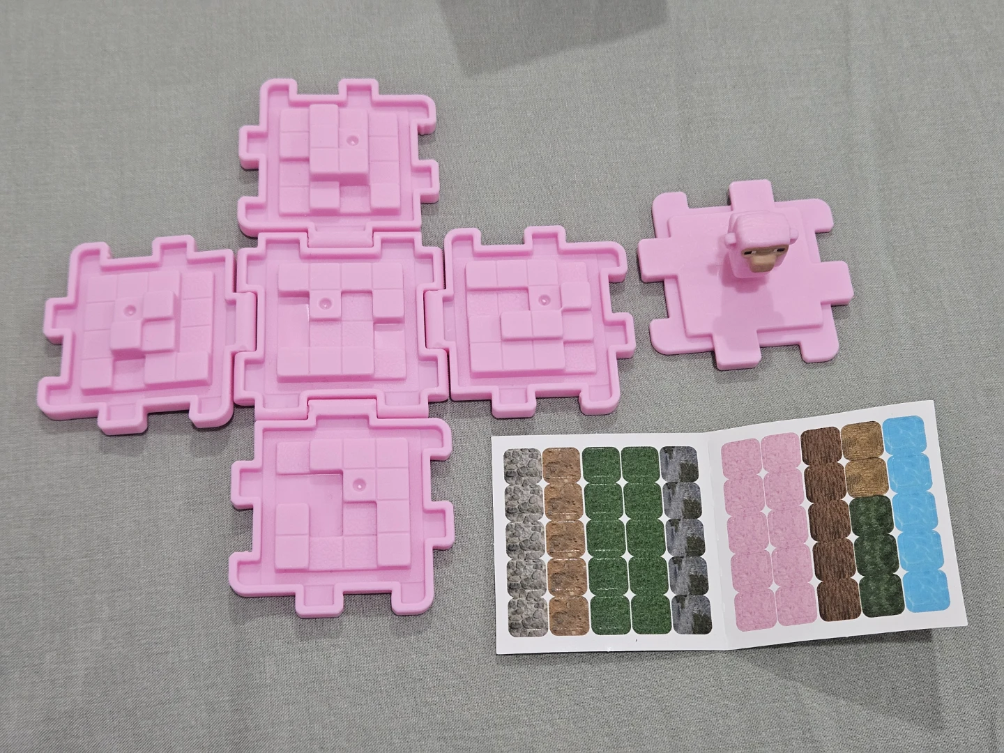Minecraft Movie Cute Pink Toy with Stickers - photo 2