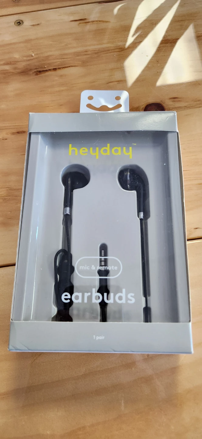 Heyday Earbuds with Mic & Remote⁶