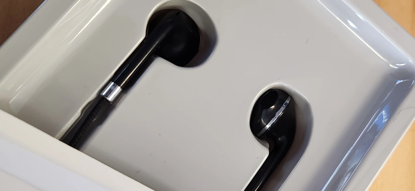 Heyday Earbuds with Mic & Remote⁶ - photo 2