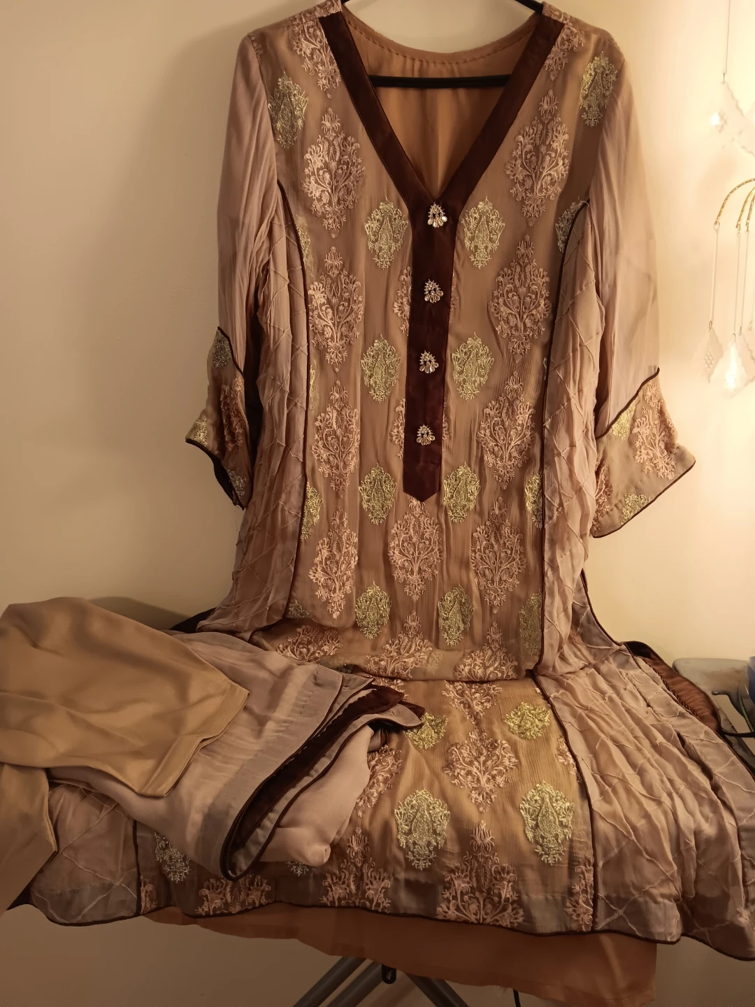 Embroidered Kameez Shalwar Suit - photo 2