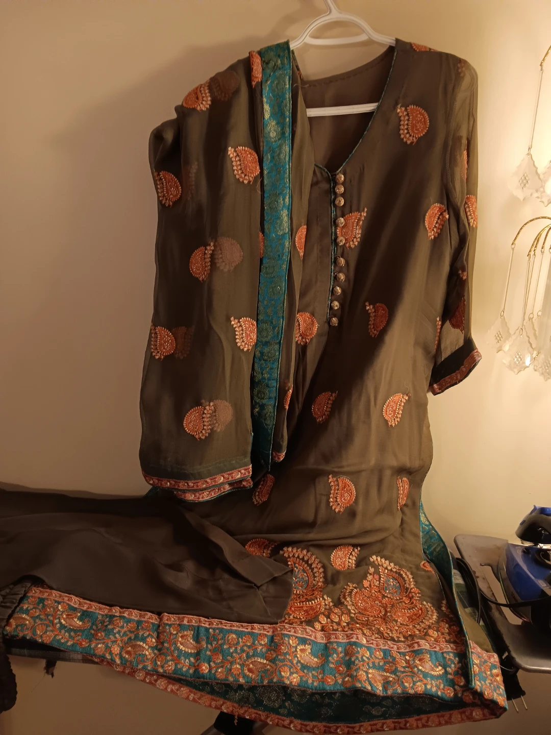 Embroidered Kameez Shalwar Suit - photo 4