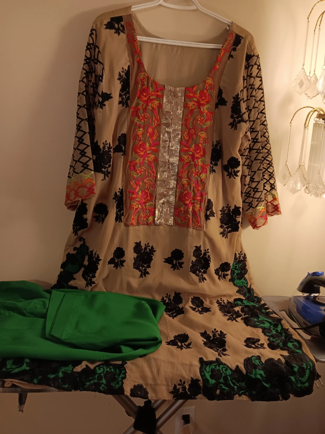 Embroidered Kameez Shalwar Suit - photo 5