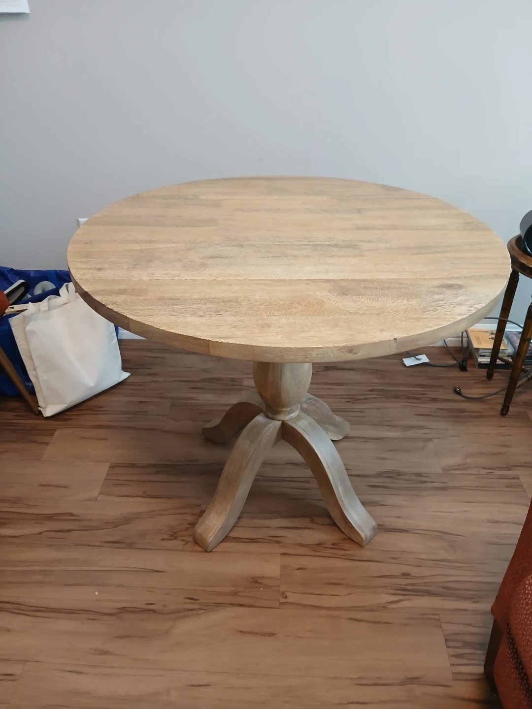 🥕Dining table 36"