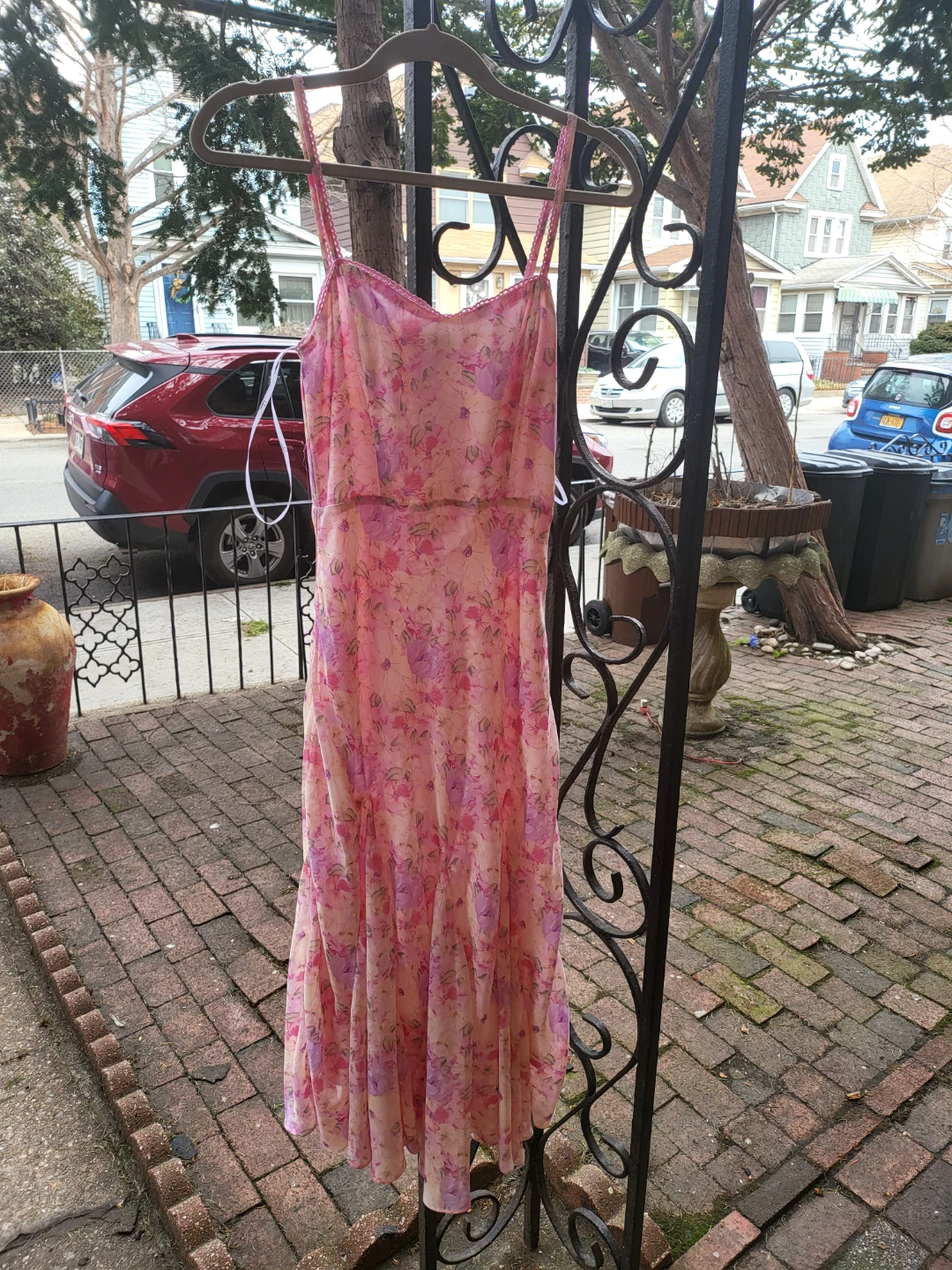 Lulus floral dress size xs. Fits like 00. Fits tight on torso. - photo 2