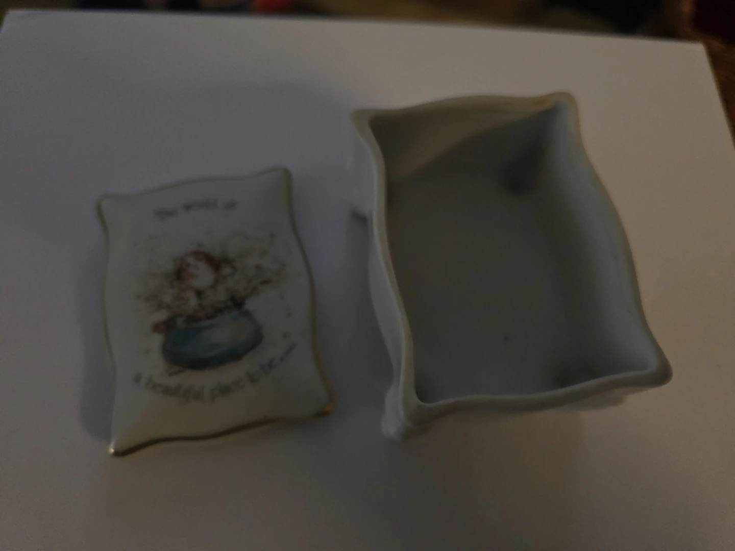 Hollies Hobbie trinket dish - photo 2