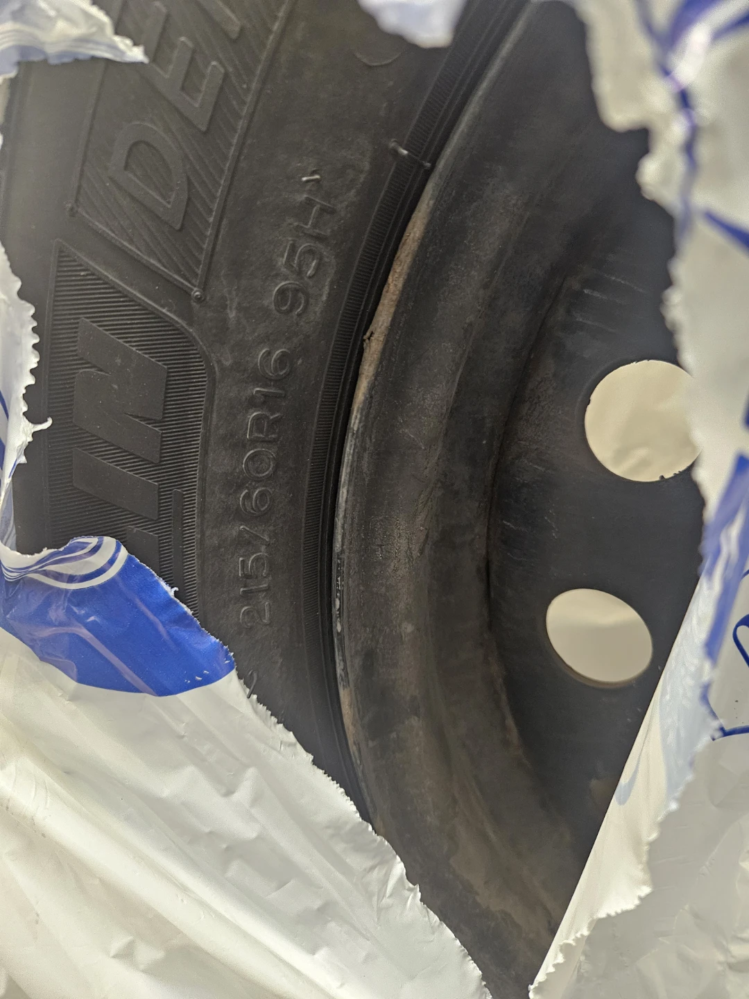 Michelin tires set of 4 brand new p215 60r16 allseason - photo 5