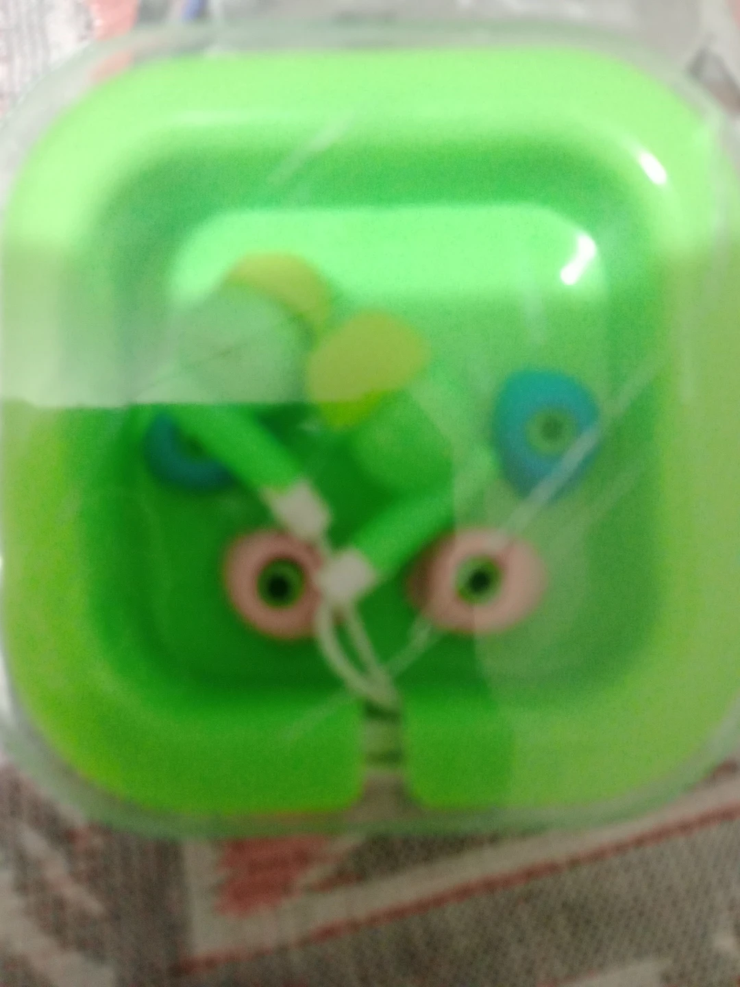Green Earbuds with Case 🧡
