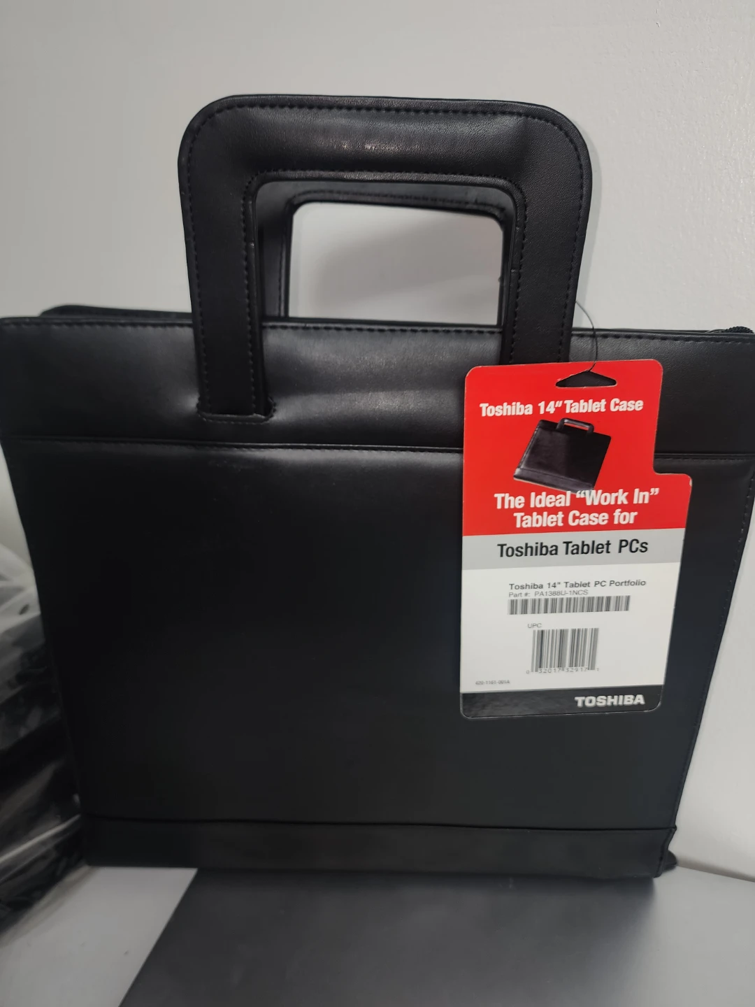 Toshiba 14" Tablet Case