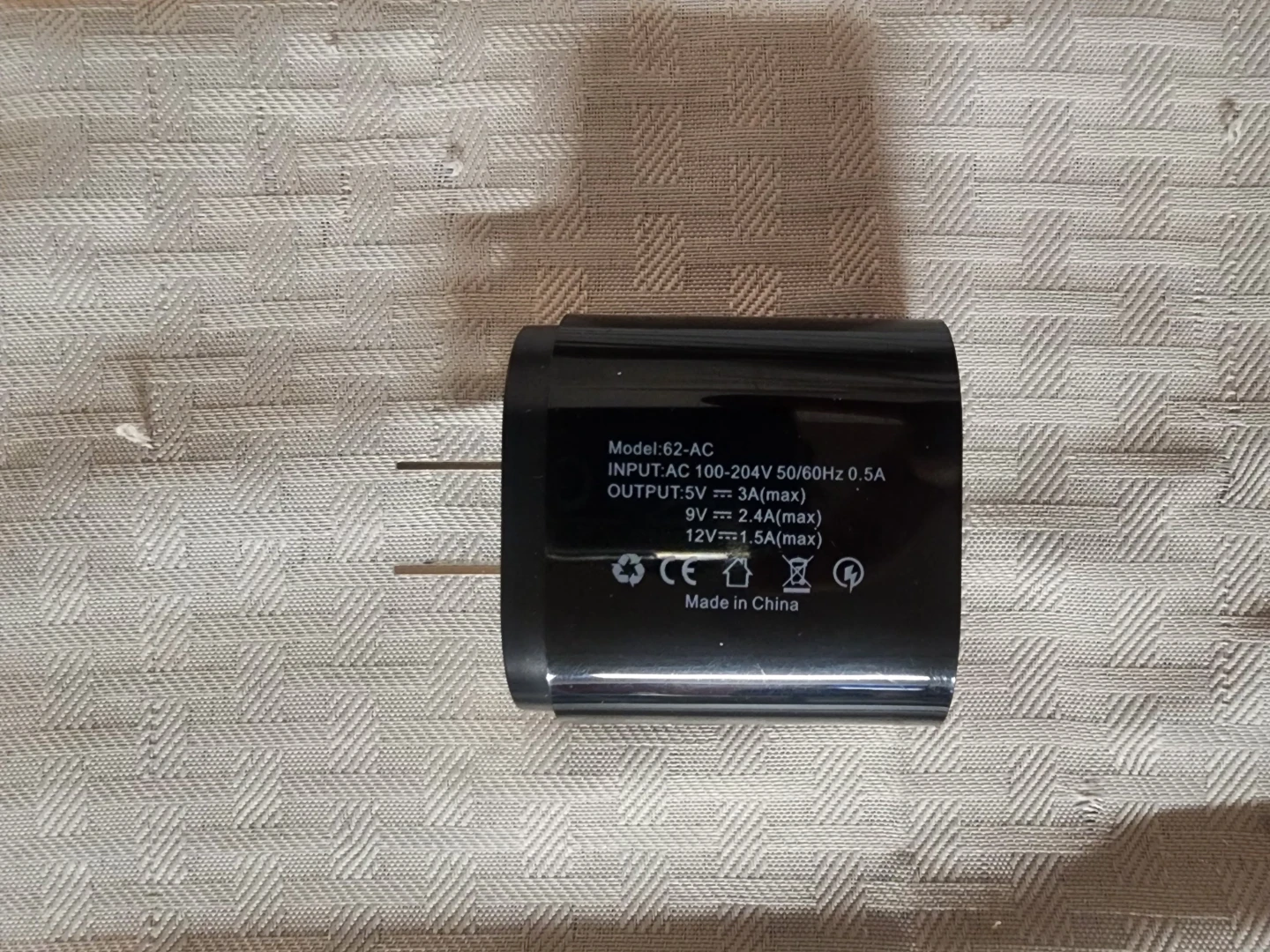 36W USB-C PD and Quick Charge 3.0 Wall Charger - photo 3