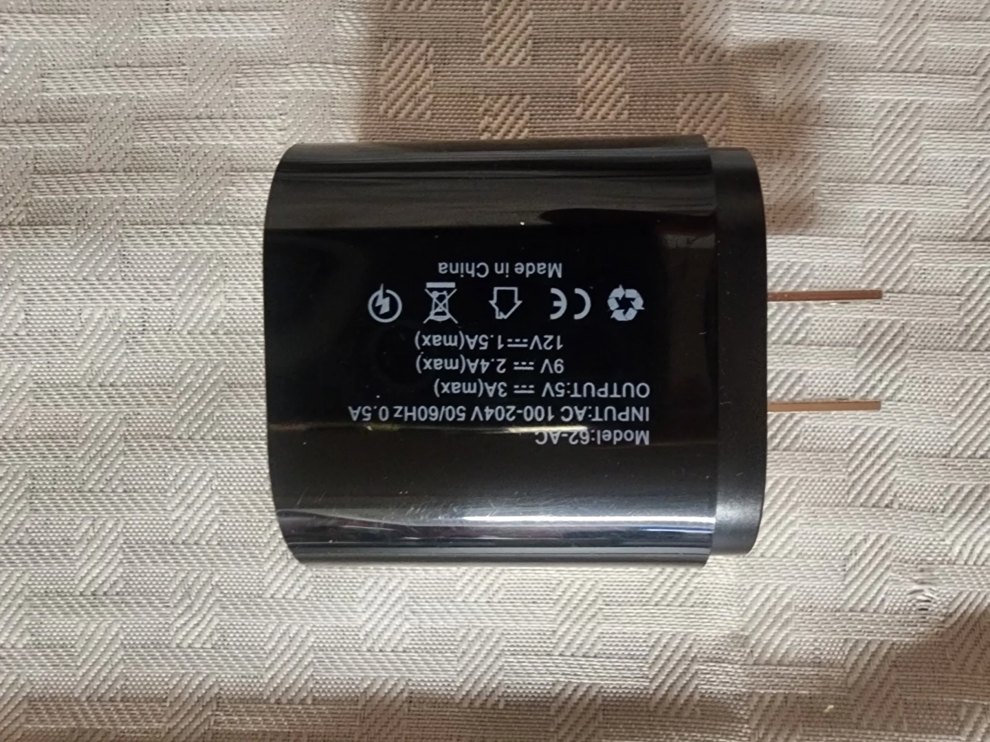 36W USB-C PD and Quick Charge 3.0 Wall Charger - photo 4